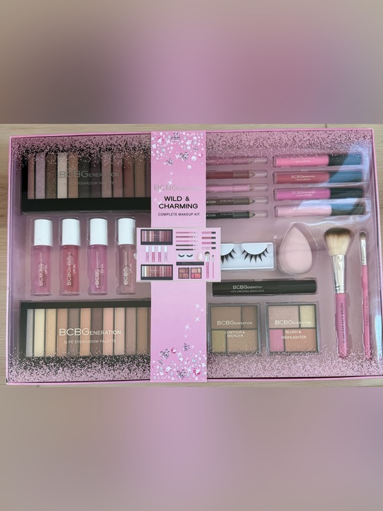 BCBGeneration Other - NWT BCBGeneration Wild & Charming Makeup Kit - Pink